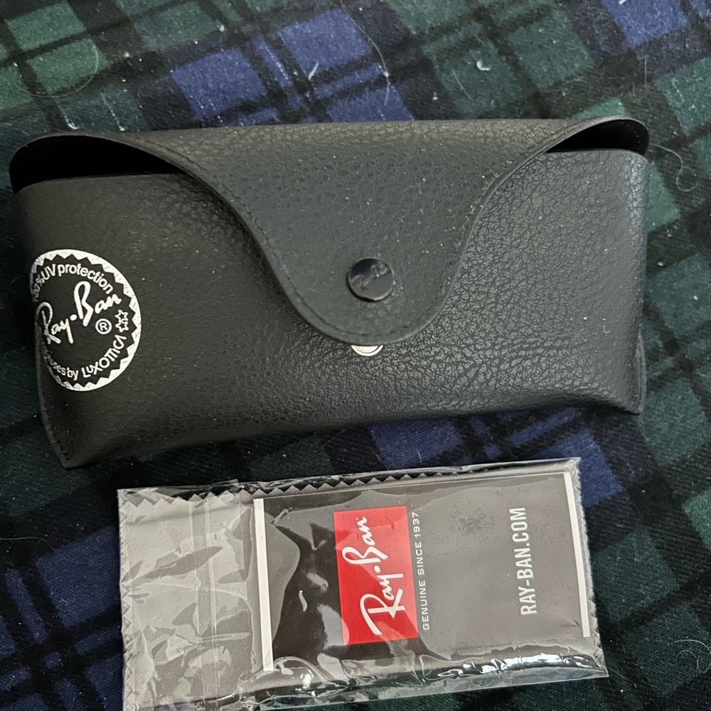 Ray-Ban Black Sunglasses Holder with Cloth